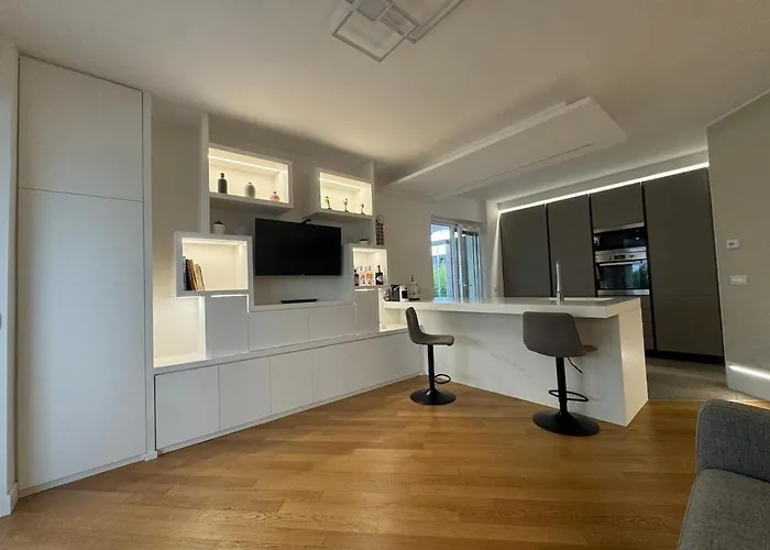 Sky Terrace Escape In Apartment *